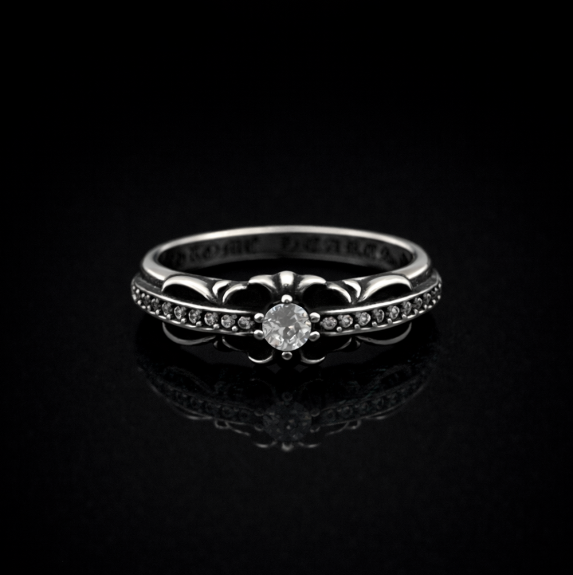 【SL142】Flare Cross Slim Crystal Ring