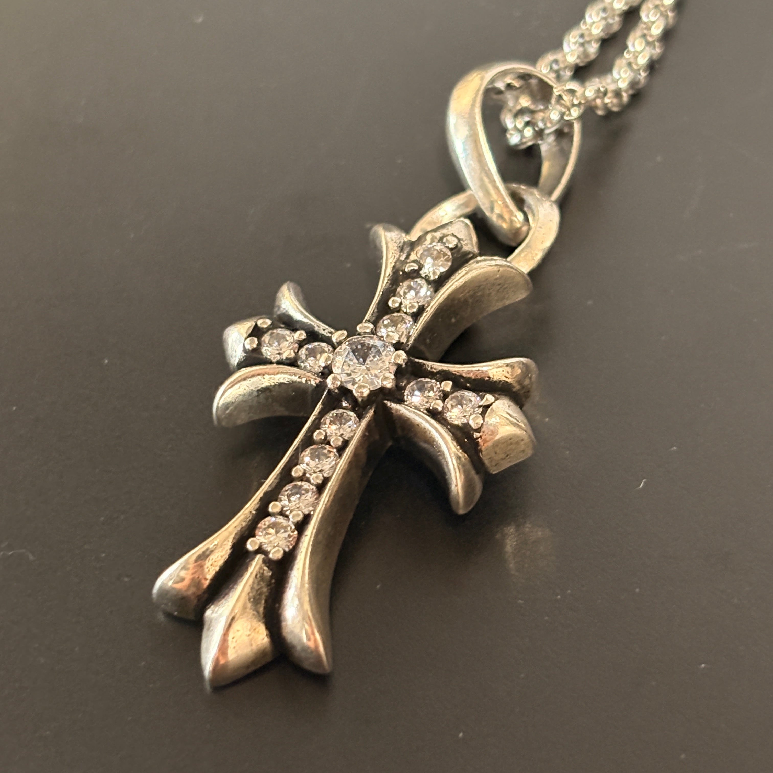 【SL159】Radiant Stone Cross Necklace